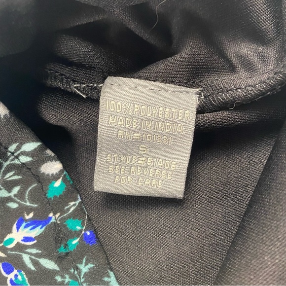 Charlotte Russe Floral V Neck Dress Lace Detail Size Small - Picture 10 of 16